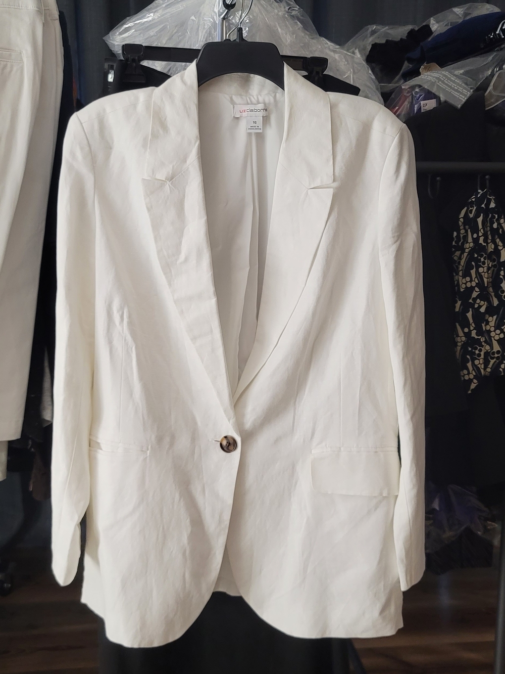 Liz Claiborne White Women's Dress Shirt - Classic Tailored Fit